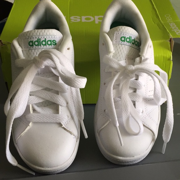 Kids sneakers - Picture 2 of 4